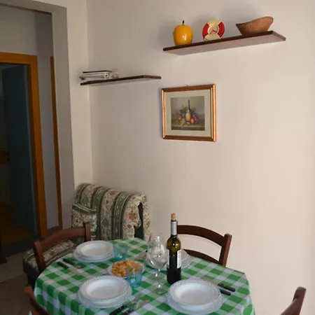 شقة With Shady Garden And Air Conditioning In Torre Dellorso
