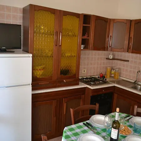 With Shady Garden And Air Conditioning In Torre Dellorso شقة *
