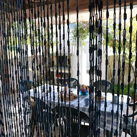 With Shady Garden And Air Conditioning In Torre Dellorso شقة