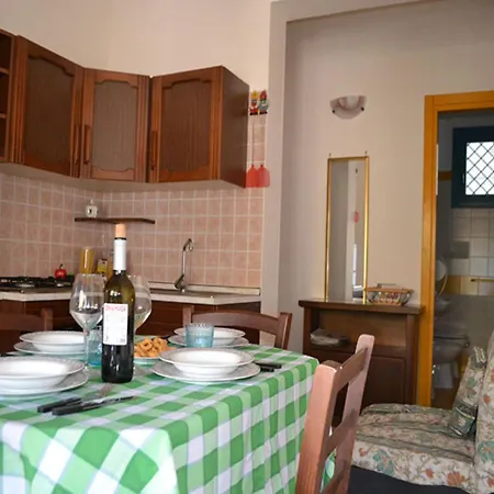 شقة With Shady Garden And Air Conditioning In Torre Dellorso *